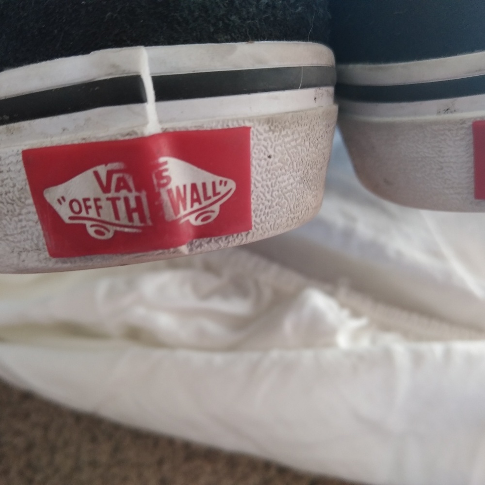 Vans - Picture 3 of 4